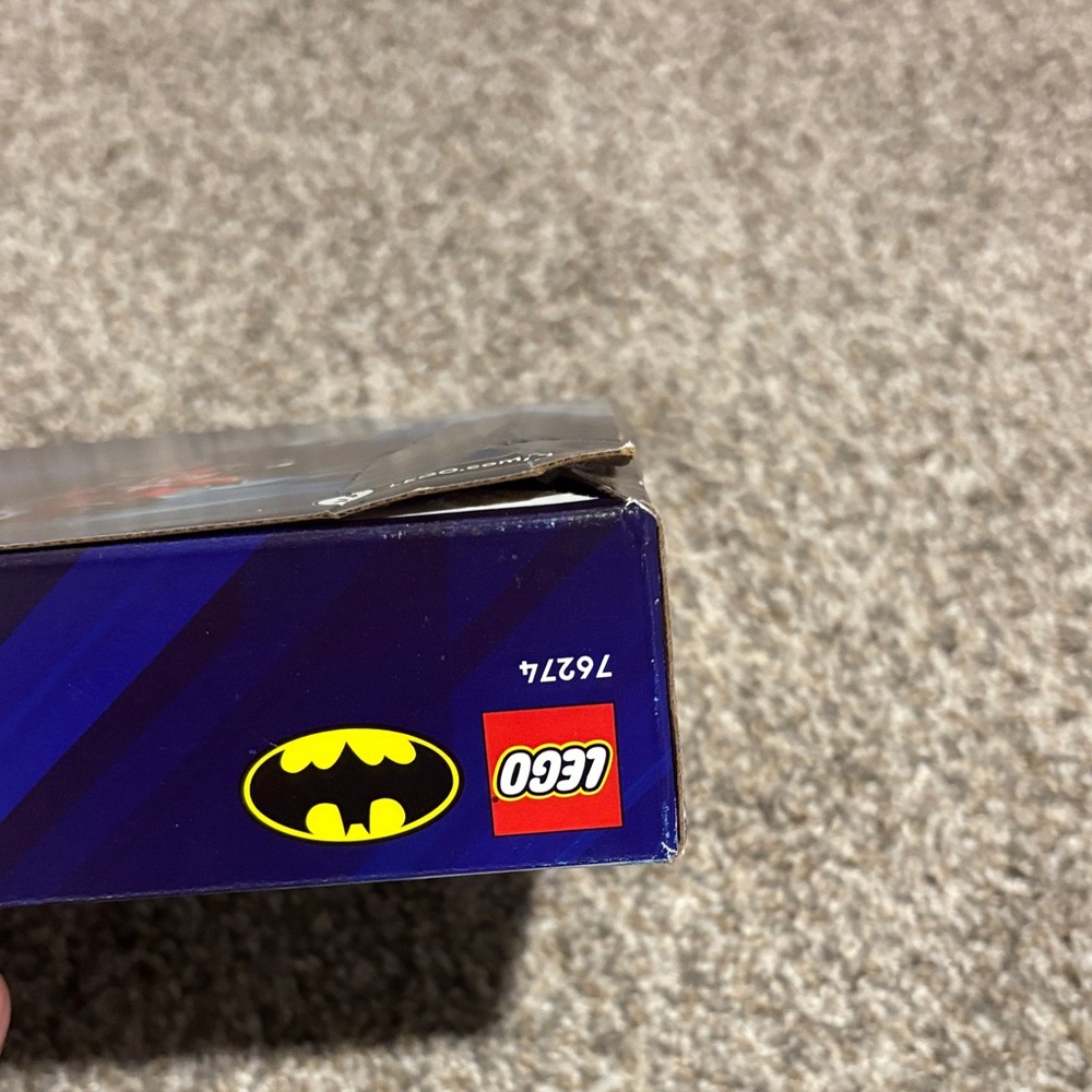 LEGO Super Heroes Batmobile Batman vs. Harley Quinn & Mr. Freeze Set 76274 - Picture 7 of 7